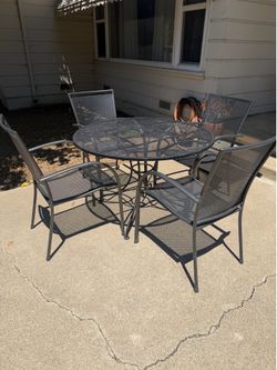 43’ round patio outdoor table set
