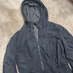 Lululemon jacket size 6