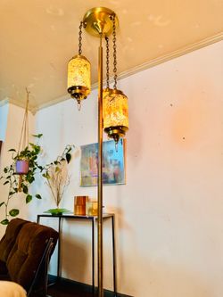 ✂️PRICE CUT!!✂️VTG MCM 3 Cascading Lucite Gravel Shades/Brass Tension Rod Floor Lamp✂️PRICE CUT!!✂️