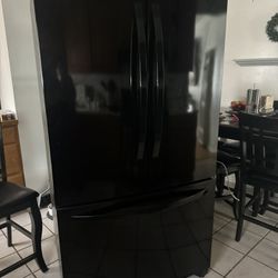 Black Kenmore Refrigerator & Bottom Freezer