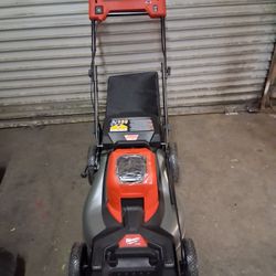 
Milwaukee
M18 FUEL Brushless Cordless 21 in. Walk Behind Dual Battery Self-Propelled Mower (Tool-Only)