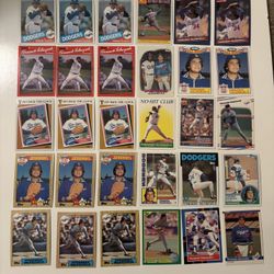 30 Fernando Valenzuela Baseball Cards
