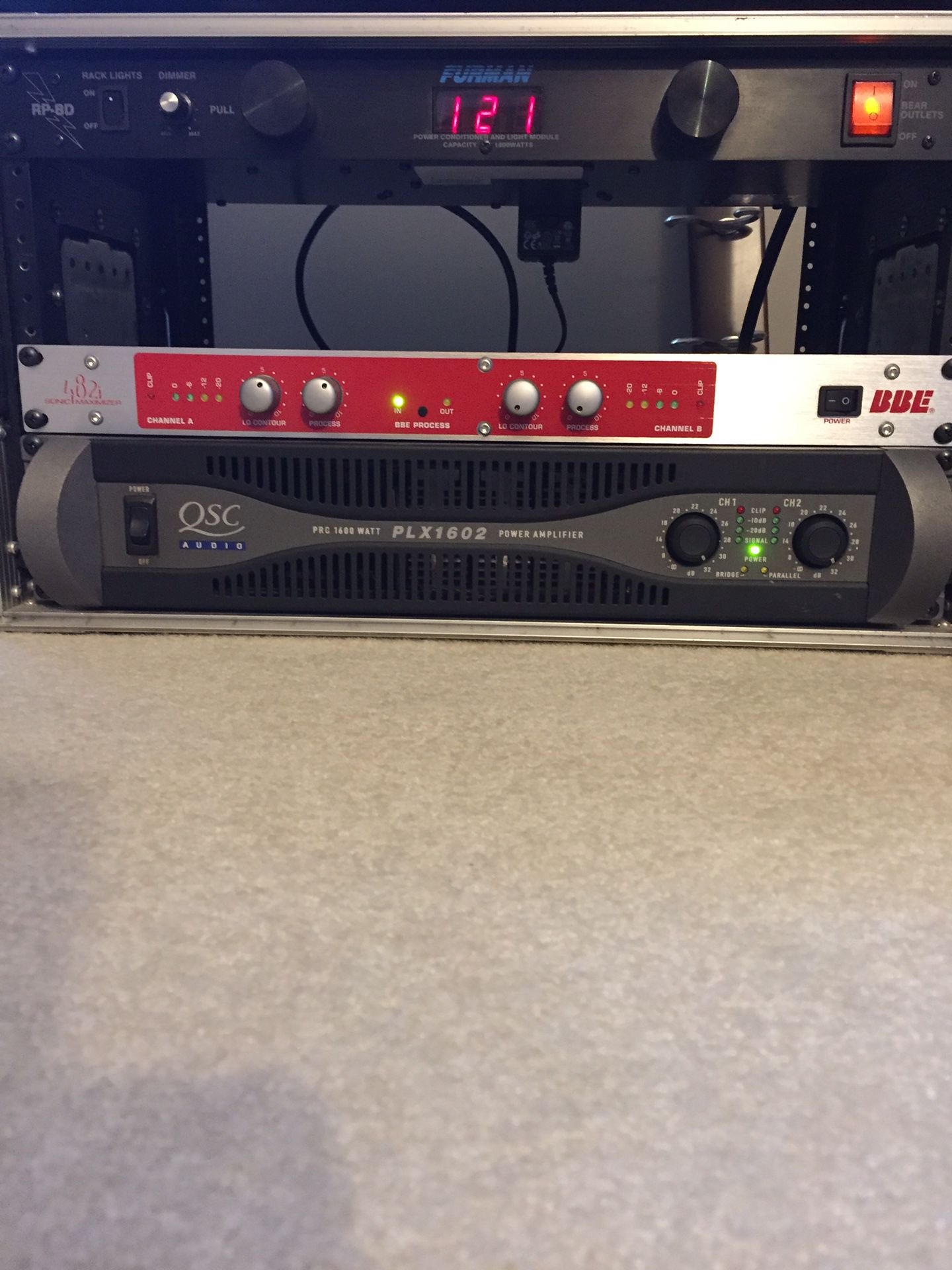 Professional rack unit 1600 watt amplifier power conditioner Sonic Maximizer pro audio Live sound recording