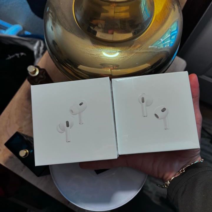 AirPods Pro And AirPods 3 Generación 