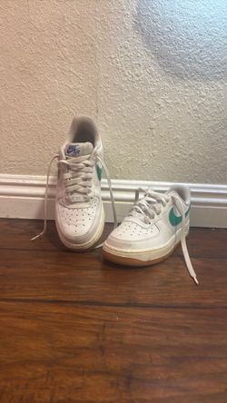 Nike shoes blue and green size .5