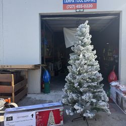 7.5 ft Grand Duchess Christmas Tree 