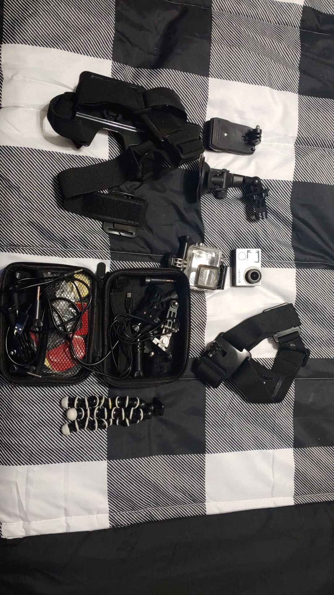 Gopro hero 4 silver with accessories
