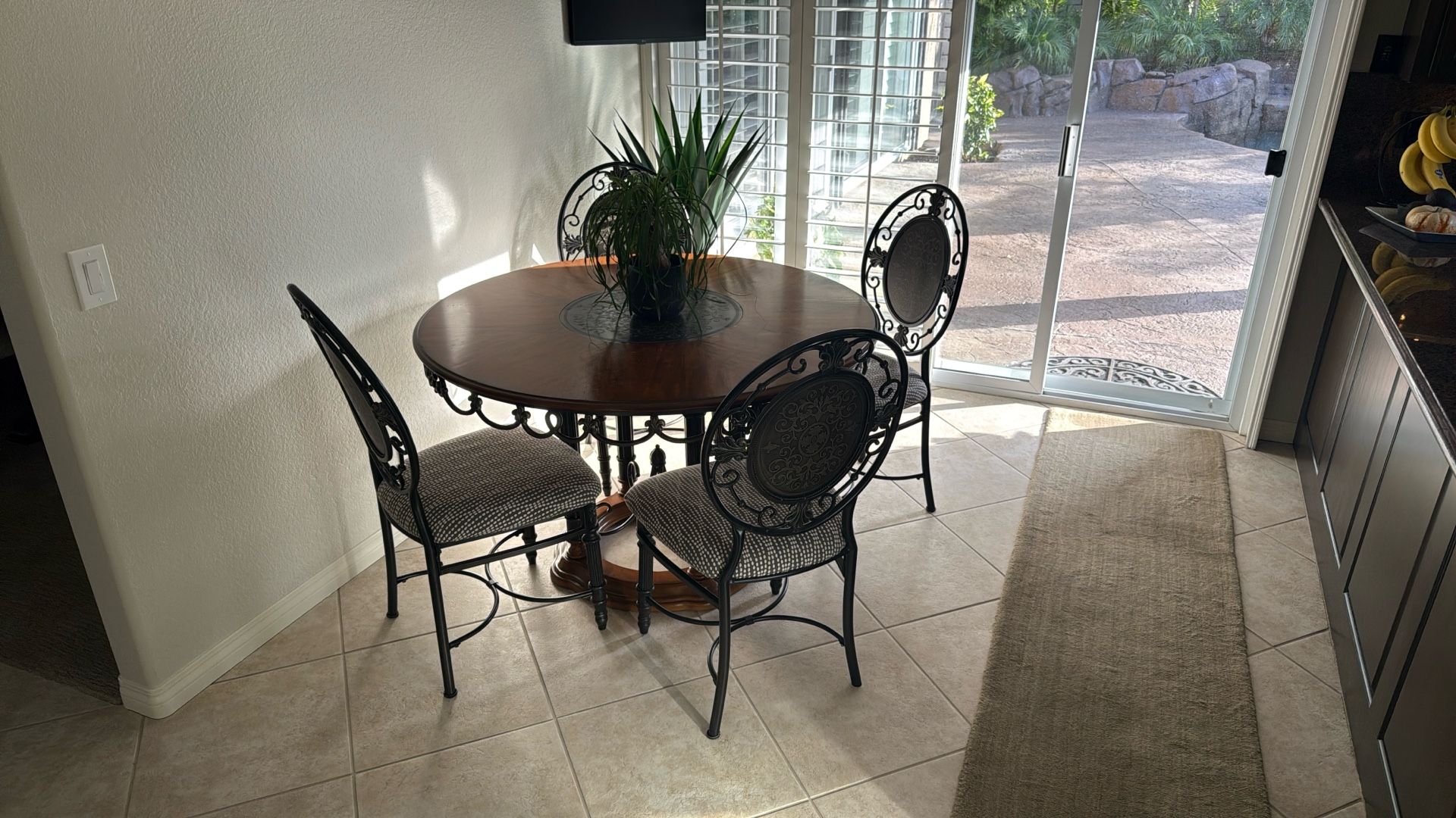 Kitchen Table And Chairs
