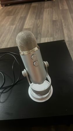 Blue Yeti USB Microphone (Silver)