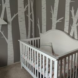 White 4 in 1 Convertible Crib