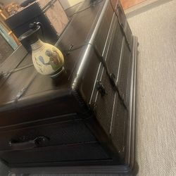Free Coffee Table With Side Storage 