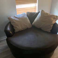 Free Swivel Chair 