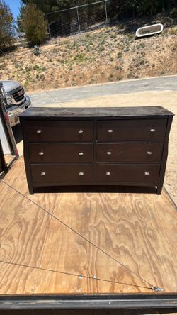 !free bedroom set!
