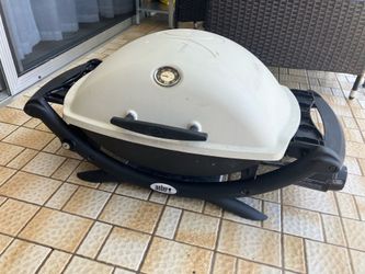 Weber Q2200 Grill / Propane