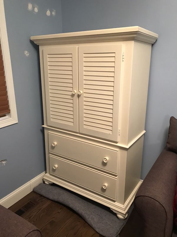 Linen hutch for Sale in Chicago, IL OfferUp