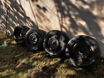 P205/55R16 89T Nexen tires with wheels