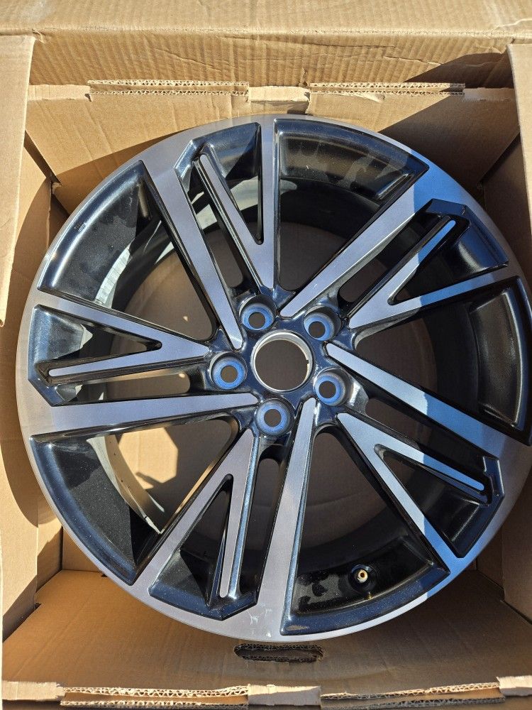 2025 CAMRY 19" WHEELS GREAT CONDITION!!!