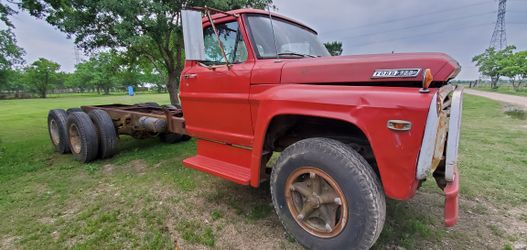 Ford F-700