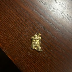 14k gold Jesus pendant