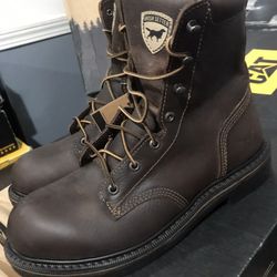 WORK BOOTS //RED WING //IRISH SETTER // 83861//size Available (8)(12)