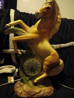Vintage Mid-Century Lanshire Chalkware Rearing Horse Electric Clock - Works! Near Mint