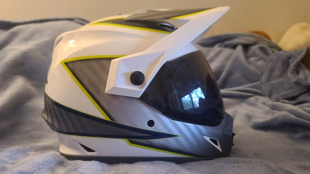 NEW NEVER WORN LARGE BELL MX-9 ADVENTURER SUPER MOTO EDURO GROM MOTORCYCLE HELMET