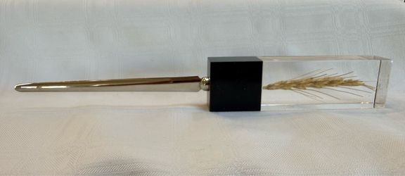 Vintage Mid-Century Lucite Letter Opener Wheat, Black. Pioneer Seed. Dekalb,