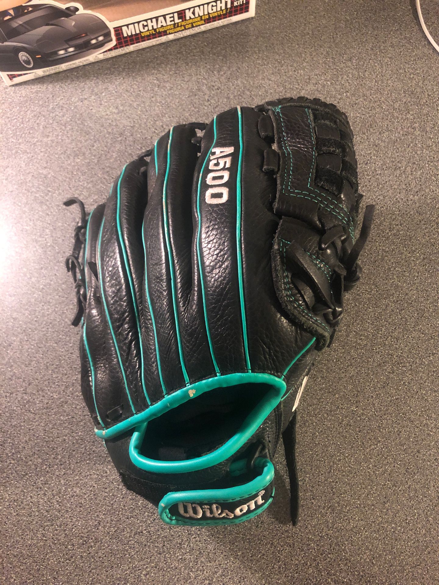 12’ Wilson A5000 baseball glove