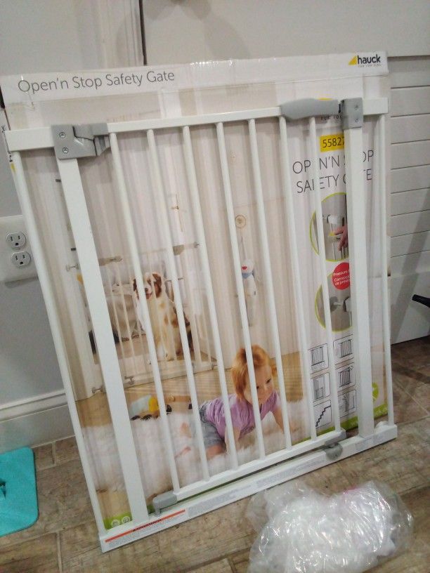 Brand New Safety Gate