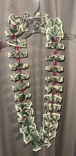 Money lei graduation gift