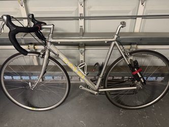 Caloi Road Bike Silver Aluminum Frame