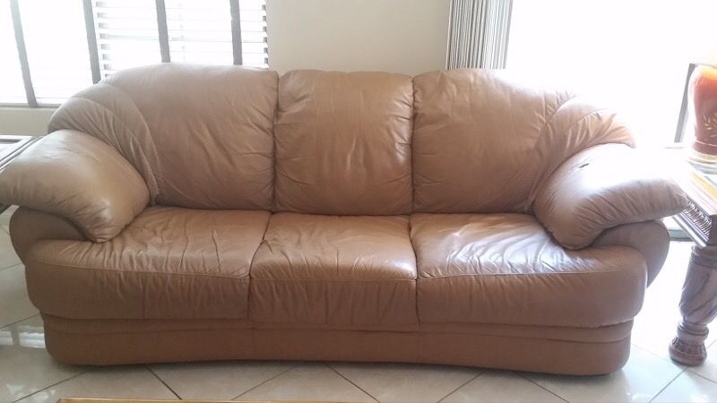 2 High End Natuzzi Leather Sofas