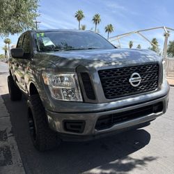 2017 Nissan Titan