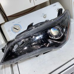 2015-17 Toyota Camry Driver Side Head Light Assembly
