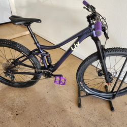 Extra Small - XS - Purple - Women's Giant Liv Full Suspension Mountain Bike