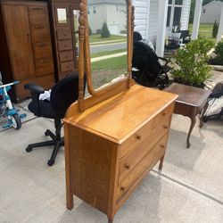 Dresser With Mirror