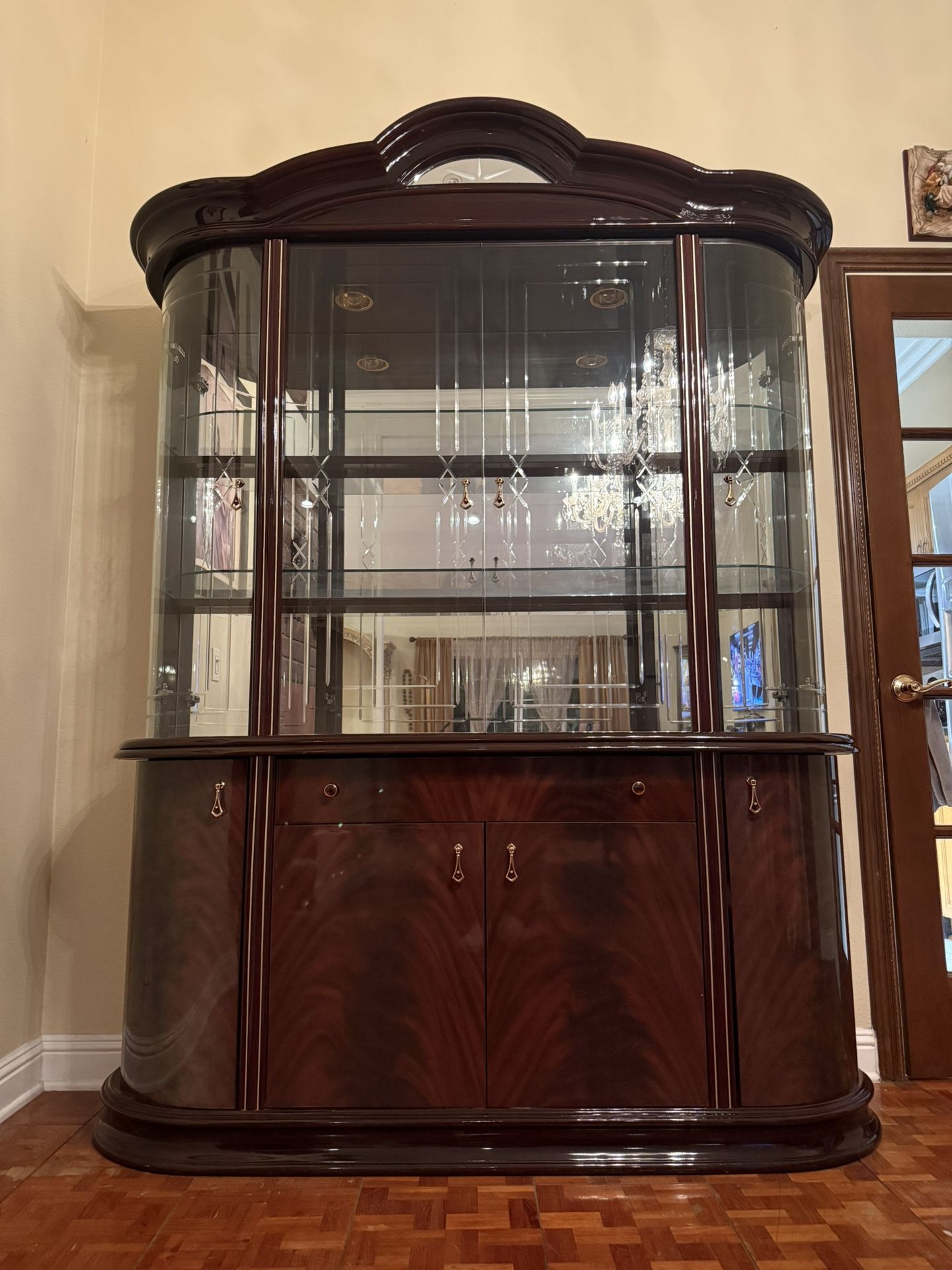 Glass Shelving Display Cabinet