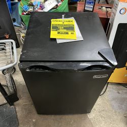 Mini Fridge Magic Chef 