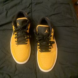 Jordan 1 Low ‘Yellow Orchre ‘ Men 