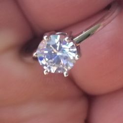Gorgeous Women's Round Cut Wedding Engagement Promises Ring Size 9