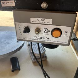 GT 800 Pacifica Potters Wheel With Bats