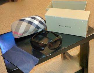 Women's BURBERRY sunglasses