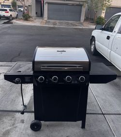 Propane grill - Char-Broil grill