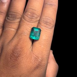 Natural Zambian Emerald 11.04 CT Emerald Cut - IGI Certified - Loose Gemstone