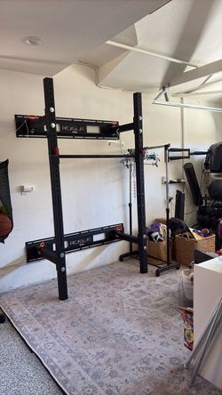 Rogue RML-3W Fold Back Wall Mount Rack (21.5") w/ Stringers
