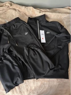 Black alo quarter zip set