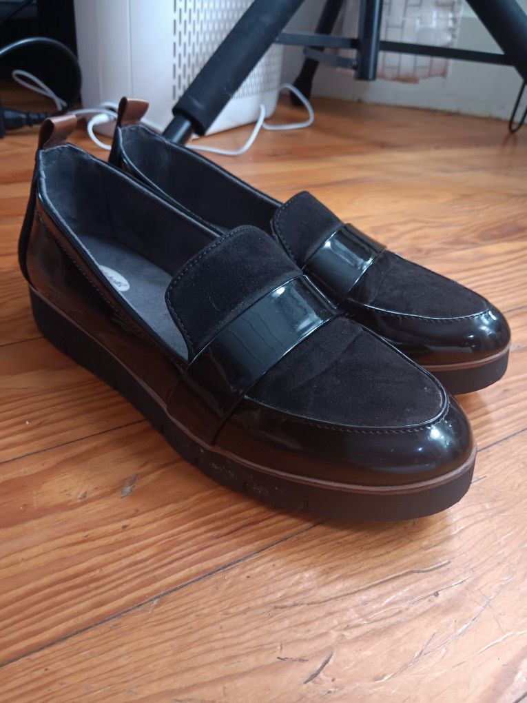 Size 6 Slip-On Casual Shoes