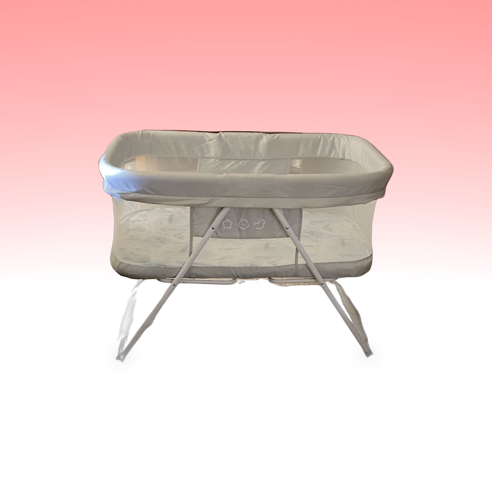 BRAND NEW NEVER USED MICLASSIC FOLDING BABY BASINETTE