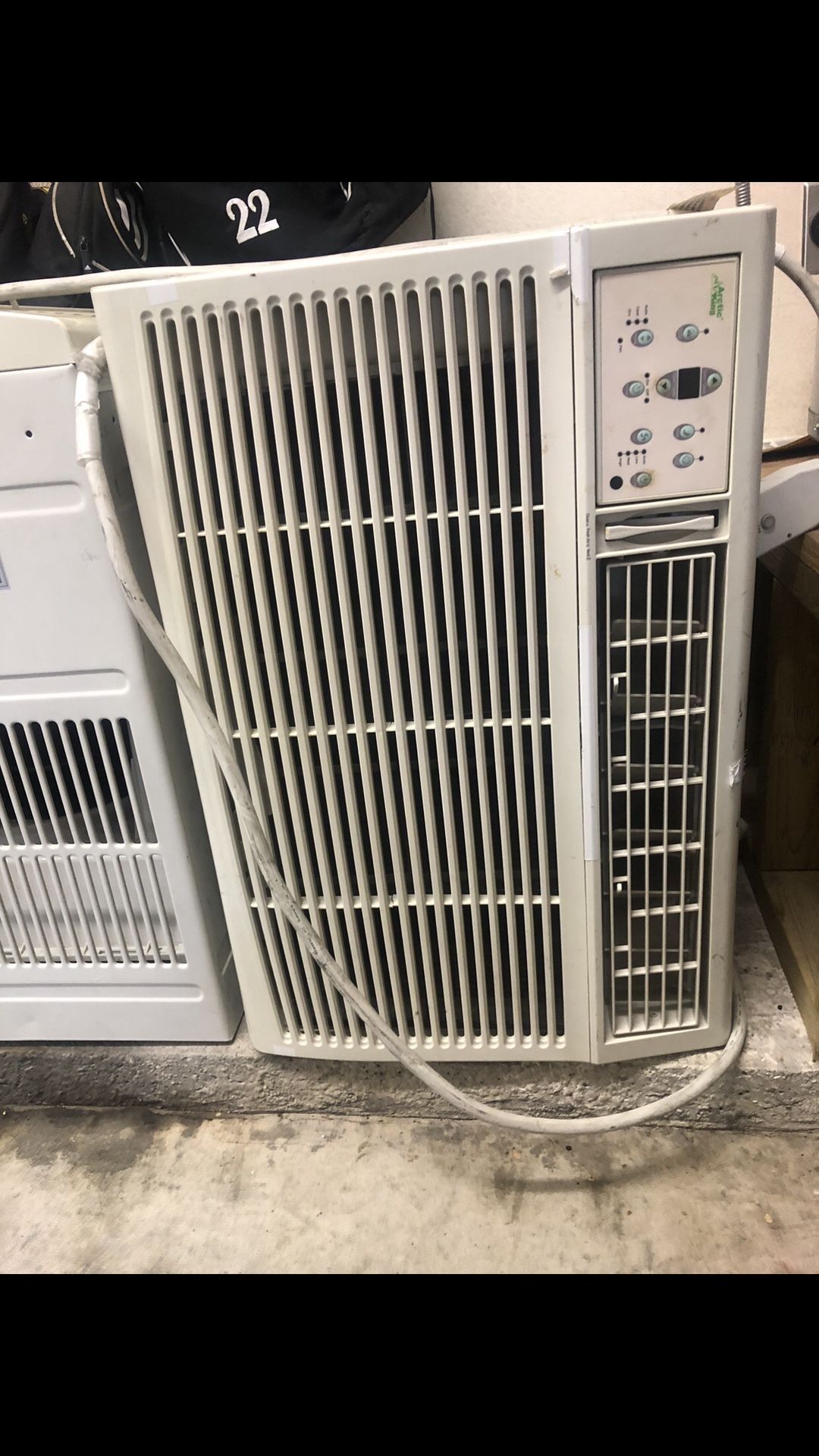 28500 Btu Air Conditioner $225