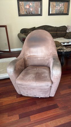 Natuzzi swivel rocker